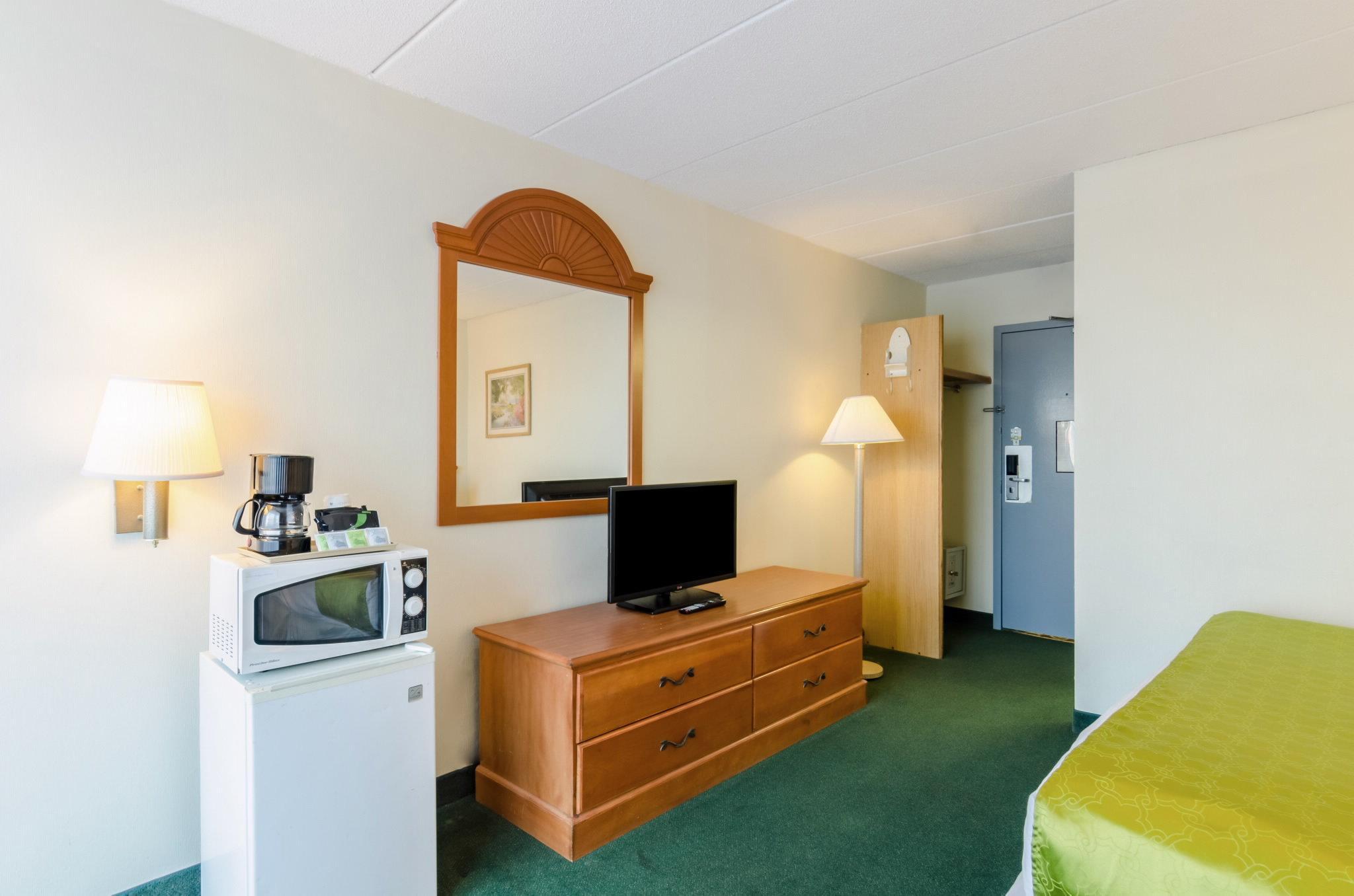 Quality Inn Вэст спрингфильд Экстерьер фото